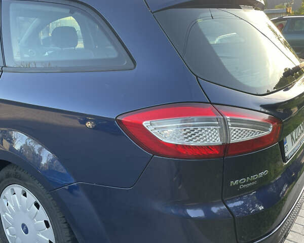 Синий Форд Мондео, объемом двигателя 1.6 л и пробегом 242 тыс. км за 7500 $, фото 8 на Automoto.ua