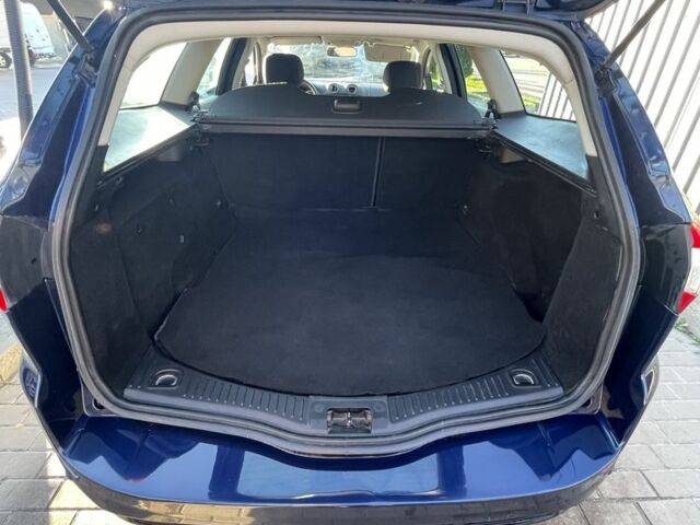 Синій Форд Мондео, об'ємом двигуна 1.6 л та пробігом 238 тис. км за 7400 $, фото 8 на Automoto.ua