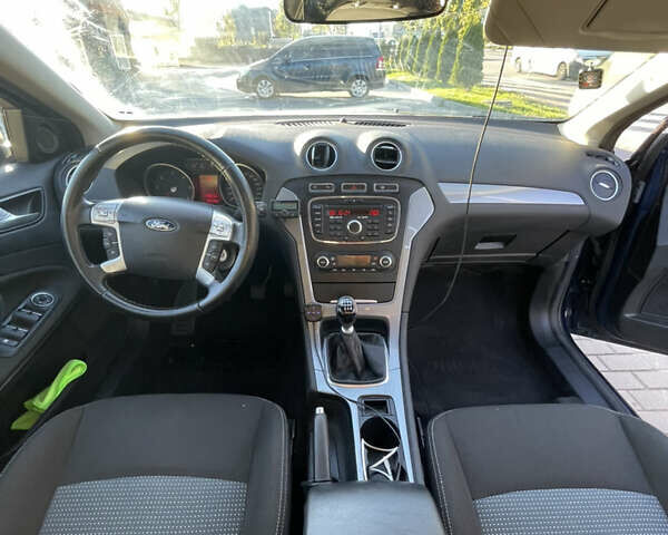 Синий Форд Мондео, объемом двигателя 1.6 л и пробегом 242 тыс. км за 7500 $, фото 22 на Automoto.ua