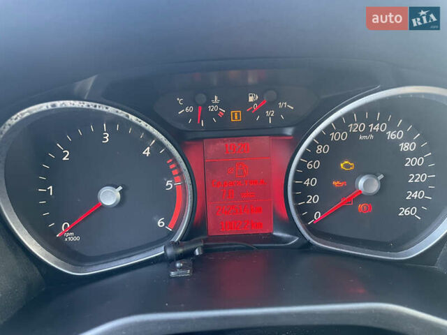 Синий Форд Мондео, объемом двигателя 1.6 л и пробегом 242 тыс. км за 7500 $, фото 15 на Automoto.ua