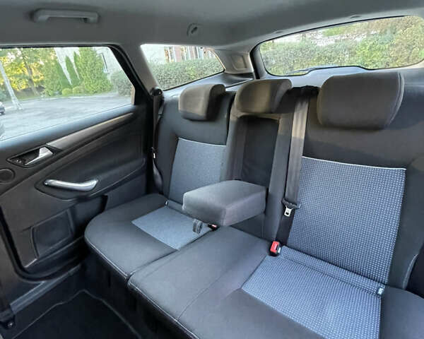 Синий Форд Мондео, объемом двигателя 1.6 л и пробегом 242 тыс. км за 7500 $, фото 23 на Automoto.ua