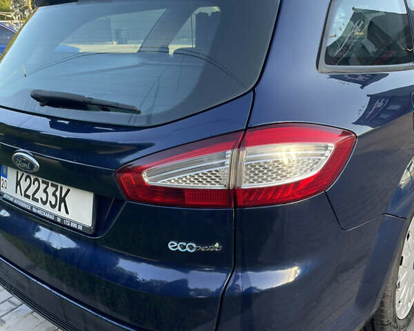 Синий Форд Мондео, объемом двигателя 1.6 л и пробегом 242 тыс. км за 7500 $, фото 6 на Automoto.ua