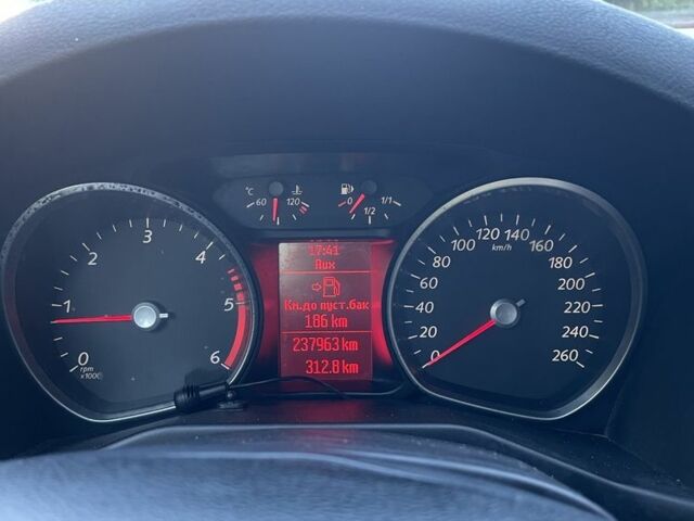 Синій Форд Мондео, об'ємом двигуна 1.6 л та пробігом 238 тис. км за 7400 $, фото 7 на Automoto.ua