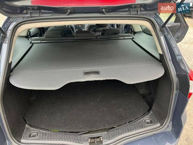 Синій Форд Мондео, об'ємом двигуна 0 л та пробігом 255 тис. км за 9000 $, фото 12 на Automoto.ua