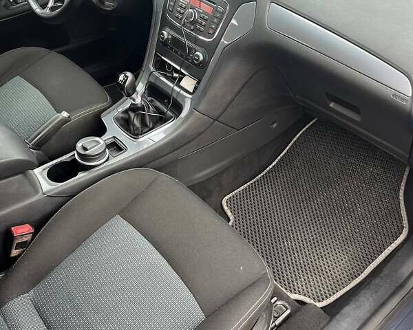 Синій Форд Мондео, об'ємом двигуна 0 л та пробігом 255 тис. км за 9000 $, фото 5 на Automoto.ua