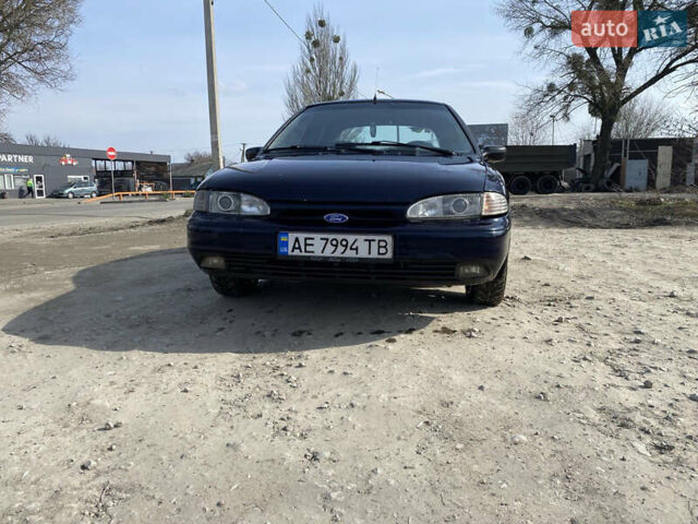 Синій Форд Мондео, об'ємом двигуна 1.8 л та пробігом 230 тис. км за 1200 $, фото 1 на Automoto.ua