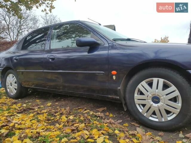 Синий Форд Мондео, объемом двигателя 2 л и пробегом 347 тыс. км за 2300 $, фото 1 на Automoto.ua