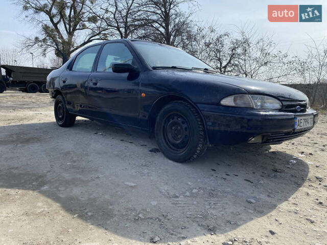 Синій Форд Мондео, об'ємом двигуна 1.8 л та пробігом 230 тис. км за 1200 $, фото 2 на Automoto.ua