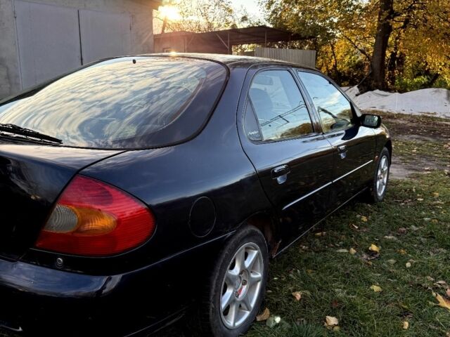 Форд Мондео 1997 в Бродах на Automoto.ua Синий Форд Мондео, объемом двигателя 1.8 л и пробегом 289 тыс. км за 1350 $, фото 4 на Automoto.ua