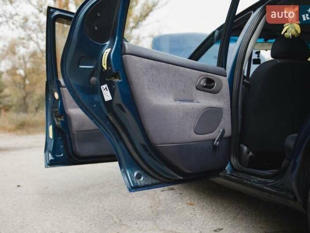 Форд Мондео 1998 в Кременчуге на Automoto.ua Синий Форд Мондео, объемом двигателя 1.8 л и пробегом 234 тыс. км за 3500 $, фото 5 на Automoto.ua