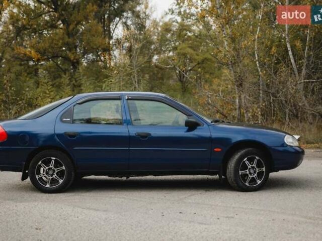 Форд Мондео 1998 в Кременчуге на Automoto.ua Синий Форд Мондео, объемом двигателя 1.8 л и пробегом 234 тыс. км за 3500 $, фото 10 на Automoto.ua