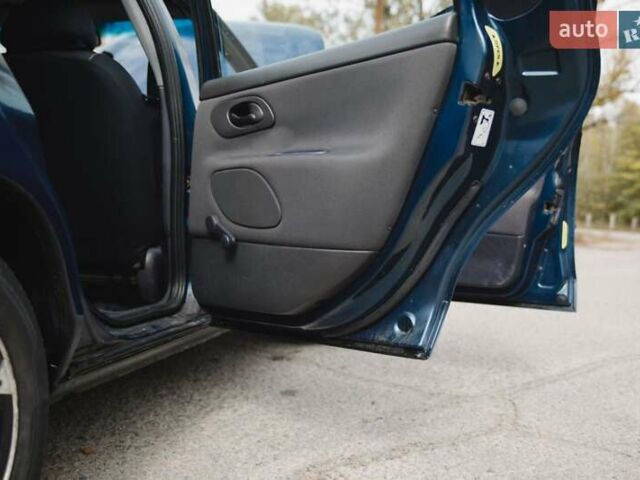 Форд Мондео 1998 в Кременчуге на Automoto.ua Синий Форд Мондео, объемом двигателя 1.8 л и пробегом 234 тыс. км за 3500 $, фото 13 на Automoto.ua