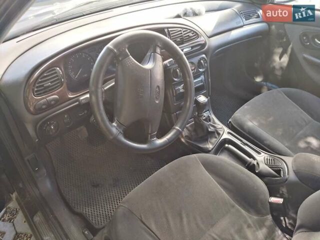 Синий Форд Мондео, объемом двигателя 2 л и пробегом 256 тыс. км за 2700 $, фото 8 на Automoto.ua