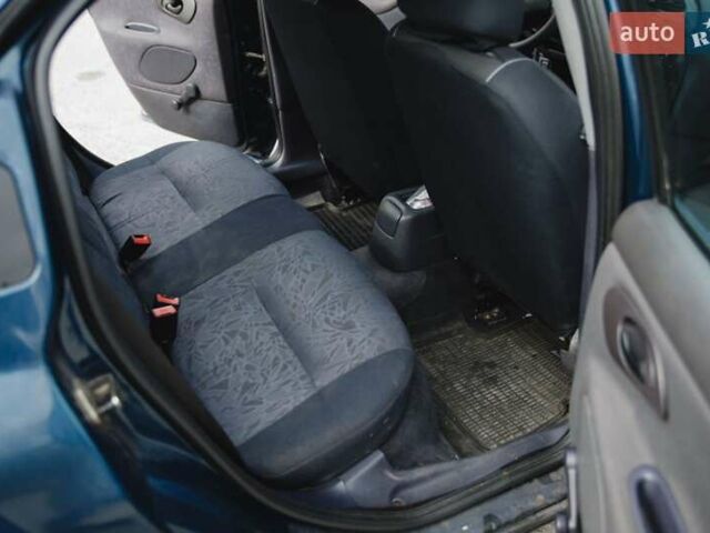 Форд Мондео 1998 в Кременчуге на Automoto.ua Синий Форд Мондео, объемом двигателя 1.8 л и пробегом 234 тыс. км за 3500 $, фото 16 на Automoto.ua