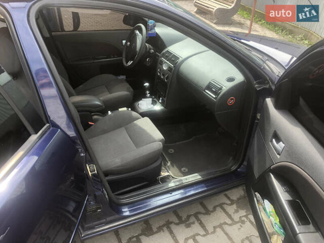 Форд Мондео 2001 у Чернівцях на Automoto.ua Синій Форд Мондео, об'ємом двигуна 1.8 л та пробігом 270 тис. км за 3200 $, фото 4 на Automoto.ua