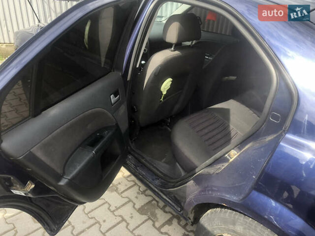 Форд Мондео 2001 у Чернівцях на Automoto.ua Синій Форд Мондео, об'ємом двигуна 1.8 л та пробігом 270 тис. км за 3200 $, фото 6 на Automoto.ua