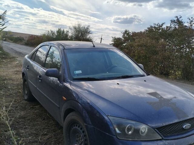 Синій Форд Мондео, об'ємом двигуна 1.8 л та пробігом 280 тис. км за 999 $, фото 4 на Automoto.ua