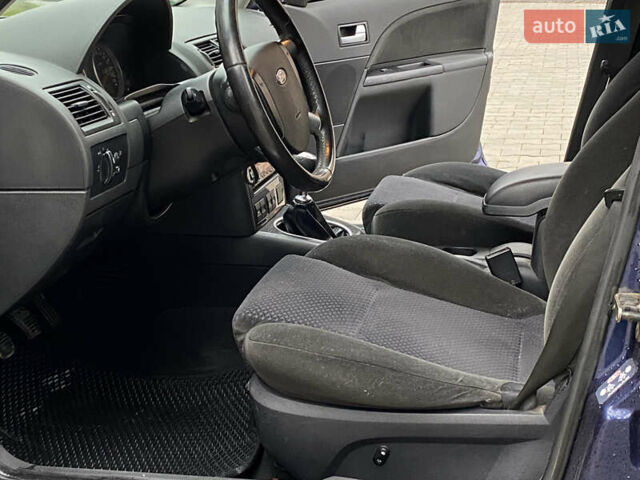 Синій Форд Мондео, об'ємом двигуна 1.8 л та пробігом 160 тис. км за 2999 $, фото 20 на Automoto.ua