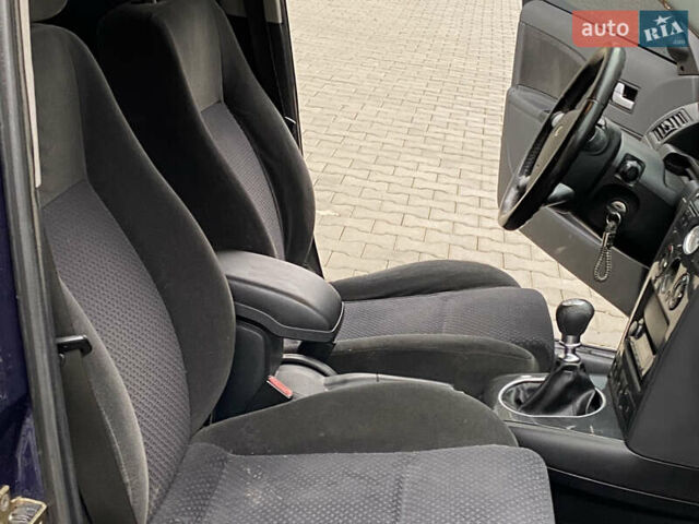 Синій Форд Мондео, об'ємом двигуна 1.8 л та пробігом 160 тис. км за 2999 $, фото 32 на Automoto.ua