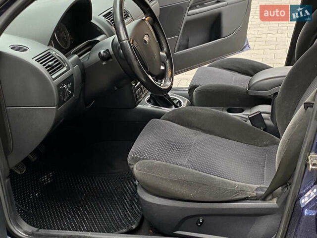 Синій Форд Мондео, об'ємом двигуна 1.8 л та пробігом 160 тис. км за 2999 $, фото 21 на Automoto.ua