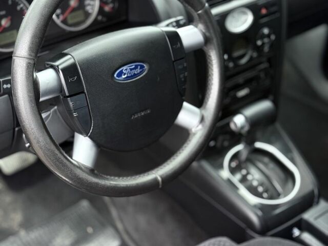 Синий Форд Мондео, объемом двигателя 2 л и пробегом 323 тыс. км за 3900 $, фото 2 на Automoto.ua