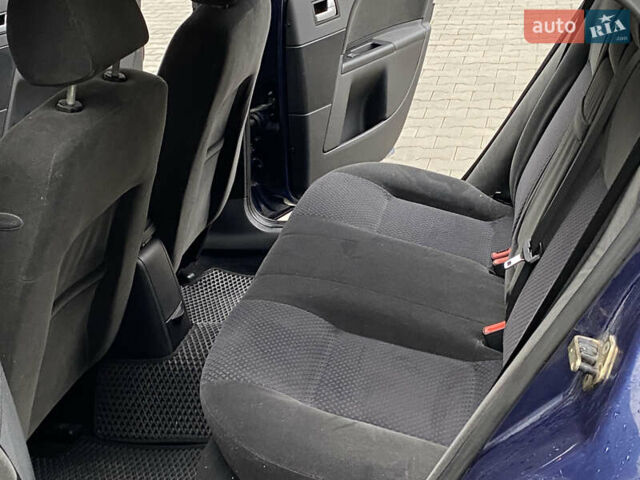 Синій Форд Мондео, об'ємом двигуна 1.8 л та пробігом 160 тис. км за 2999 $, фото 36 на Automoto.ua