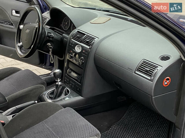 Синій Форд Мондео, об'ємом двигуна 1.8 л та пробігом 160 тис. км за 2999 $, фото 33 на Automoto.ua