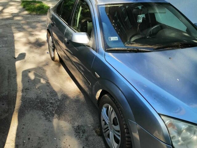 Синий Форд Мондео, объемом двигателя 1.8 л и пробегом 260 тыс. км за 3900 $, фото 4 на Automoto.ua