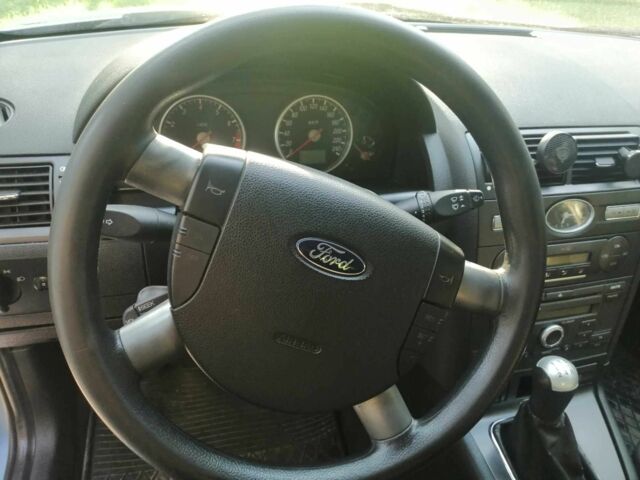 Синий Форд Мондео, объемом двигателя 1.8 л и пробегом 260 тыс. км за 3900 $, фото 8 на Automoto.ua