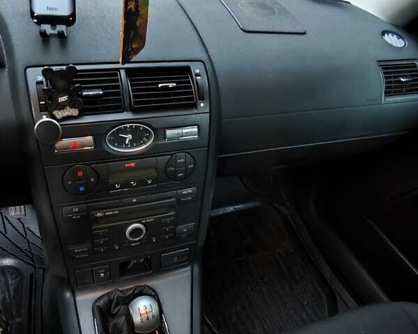 Синий Форд Мондео, объемом двигателя 2 л и пробегом 250 тыс. км за 5200 $, фото 11 на Automoto.ua