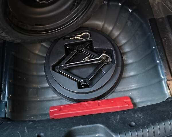 Синий Форд Мондео, объемом двигателя 2 л и пробегом 250 тыс. км за 5200 $, фото 6 на Automoto.ua