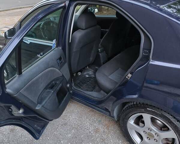 Синий Форд Мондео, объемом двигателя 2 л и пробегом 250 тыс. км за 5200 $, фото 5 на Automoto.ua