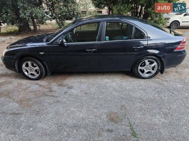 Синий Форд Мондео, объемом двигателя 2 л и пробегом 250 тыс. км за 5200 $, фото 4 на Automoto.ua
