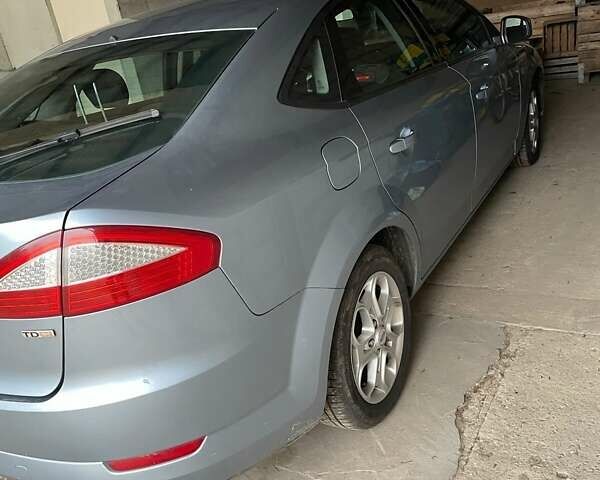 Синий Форд Мондео, объемом двигателя 1.8 л и пробегом 290 тыс. км за 8500 $, фото 2 на Automoto.ua