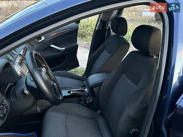 Синий Форд Мондео, объемом двигателя 2 л и пробегом 303 тыс. км за 5250 $, фото 9 на Automoto.ua