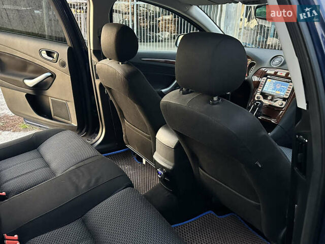 Синий Форд Мондео, объемом двигателя 2 л и пробегом 302 тыс. км за 5950 $, фото 19 на Automoto.ua