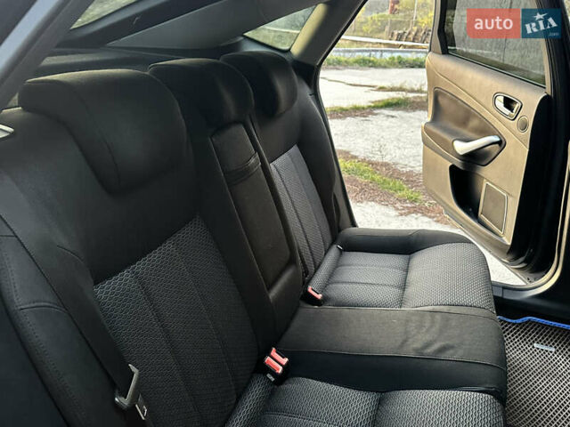 Синий Форд Мондео, объемом двигателя 2 л и пробегом 303 тыс. км за 5250 $, фото 20 на Automoto.ua