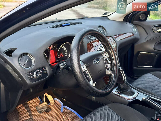 Синий Форд Мондео, объемом двигателя 2 л и пробегом 303 тыс. км за 5250 $, фото 8 на Automoto.ua