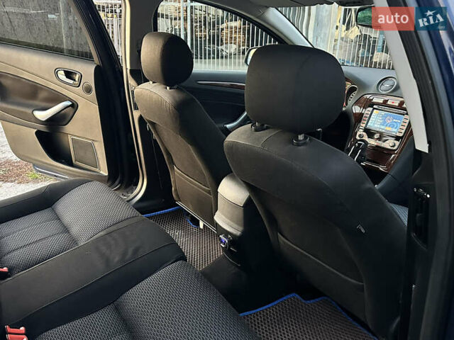 Синий Форд Мондео, объемом двигателя 2 л и пробегом 303 тыс. км за 5250 $, фото 19 на Automoto.ua