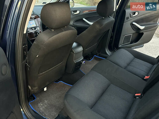 Синий Форд Мондео, объемом двигателя 2 л и пробегом 302 тыс. км за 5950 $, фото 16 на Automoto.ua