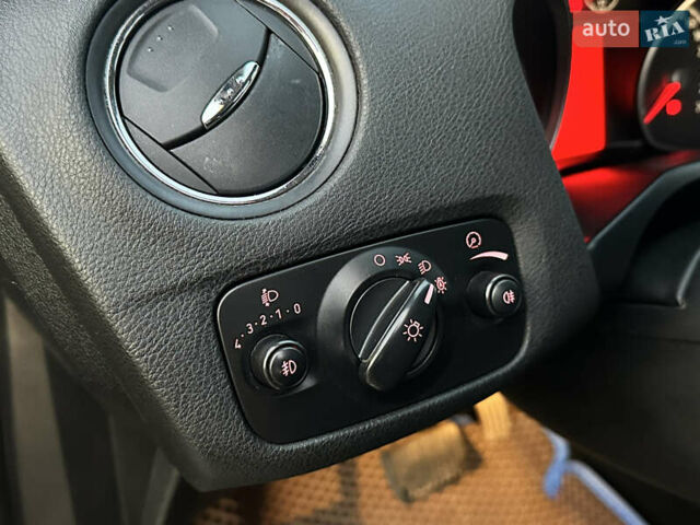 Синий Форд Мондео, объемом двигателя 2 л и пробегом 302 тыс. км за 5950 $, фото 11 на Automoto.ua