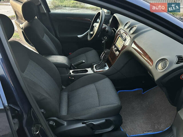 Синий Форд Мондео, объемом двигателя 2 л и пробегом 303 тыс. км за 5250 $, фото 23 на Automoto.ua