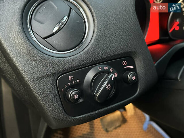 Синий Форд Мондео, объемом двигателя 2 л и пробегом 303 тыс. км за 5250 $, фото 11 на Automoto.ua