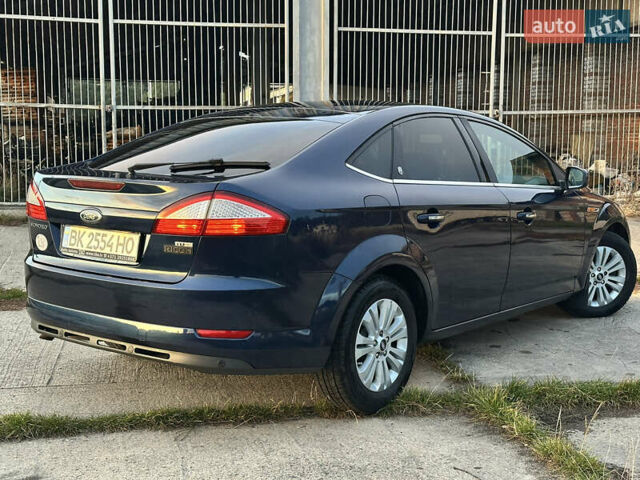 Синий Форд Мондео, объемом двигателя 2 л и пробегом 303 тыс. км за 5250 $, фото 2 на Automoto.ua
