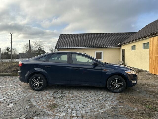 Синий Форд Мондео, объемом двигателя 1.8 л и пробегом 256 тыс. км за 7000 $, фото 6 на Automoto.ua