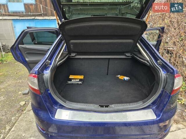 Синій Форд Мондео, об'ємом двигуна 1.6 л та пробігом 219 тис. км за 9500 $, фото 4 на Automoto.ua