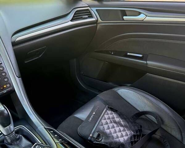 Синій Форд Мондео, об'ємом двигуна 2 л та пробігом 190 тис. км за 17000 $, фото 23 на Automoto.ua