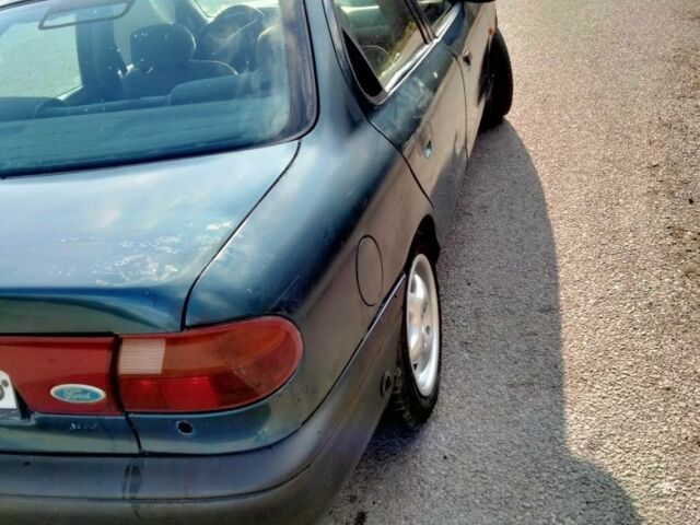 Зеленый Форд Мондео, объемом двигателя 1.6 л и пробегом 195 тыс. км за 1200 $, фото 4 на Automoto.ua