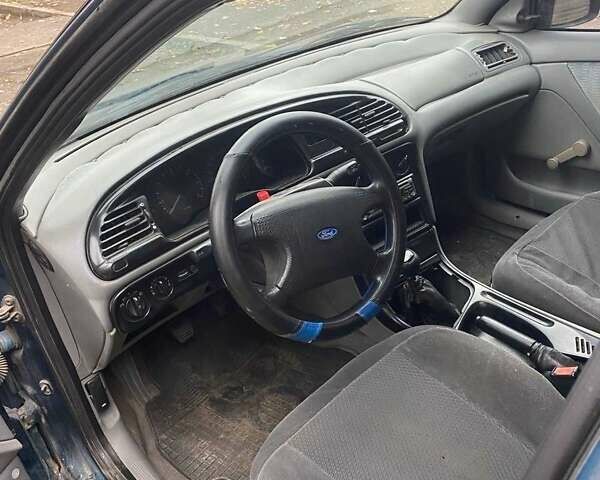 Зеленый Форд Мондео, объемом двигателя 1.8 л и пробегом 270 тыс. км за 2200 $, фото 1 на Automoto.ua