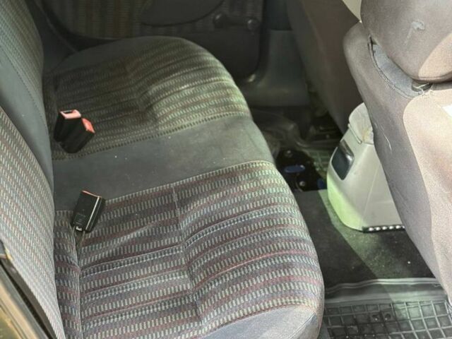 Зелений Форд Мондео, об'ємом двигуна 2 л та пробігом 420 тис. км за 1000 $, фото 7 на Automoto.ua